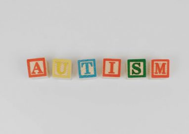 Los juguetes sensoriales para autismo facilitan la comunicación y desarrollan la percepción sensorial en niños con TEA.